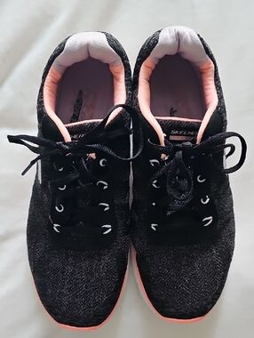 Skechers Black with Pink Trim Knit Lace-Up Athletic Sneakers